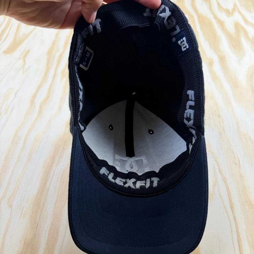 DC Shoes Hat Baseball Cap L/XL Flexfit Black White Logo Fitted Skater‎ Y2K